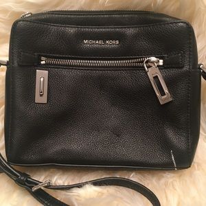 EUC MICHAEL KORS LEATHER Shoulder Bag